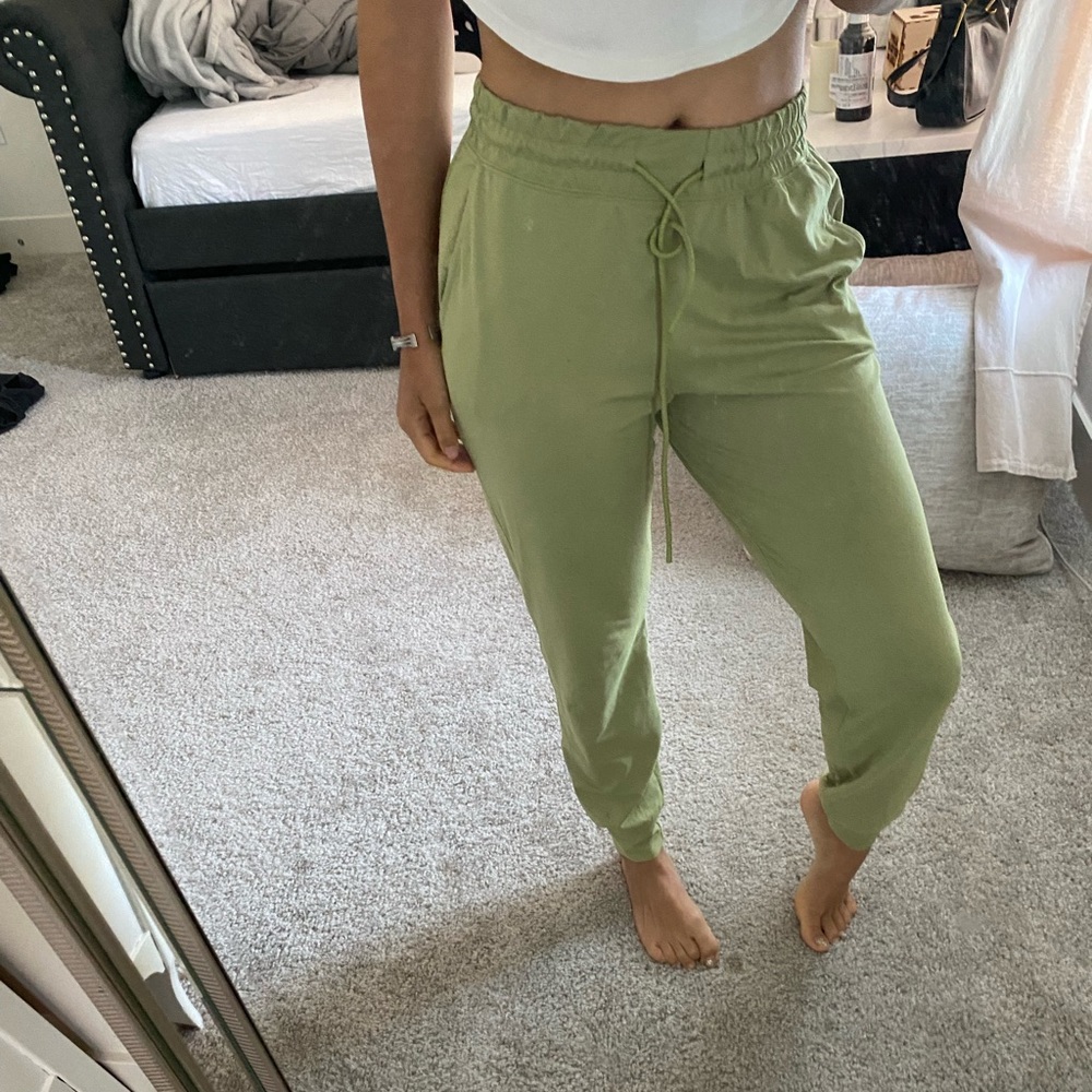 Fabletics green sport pant
